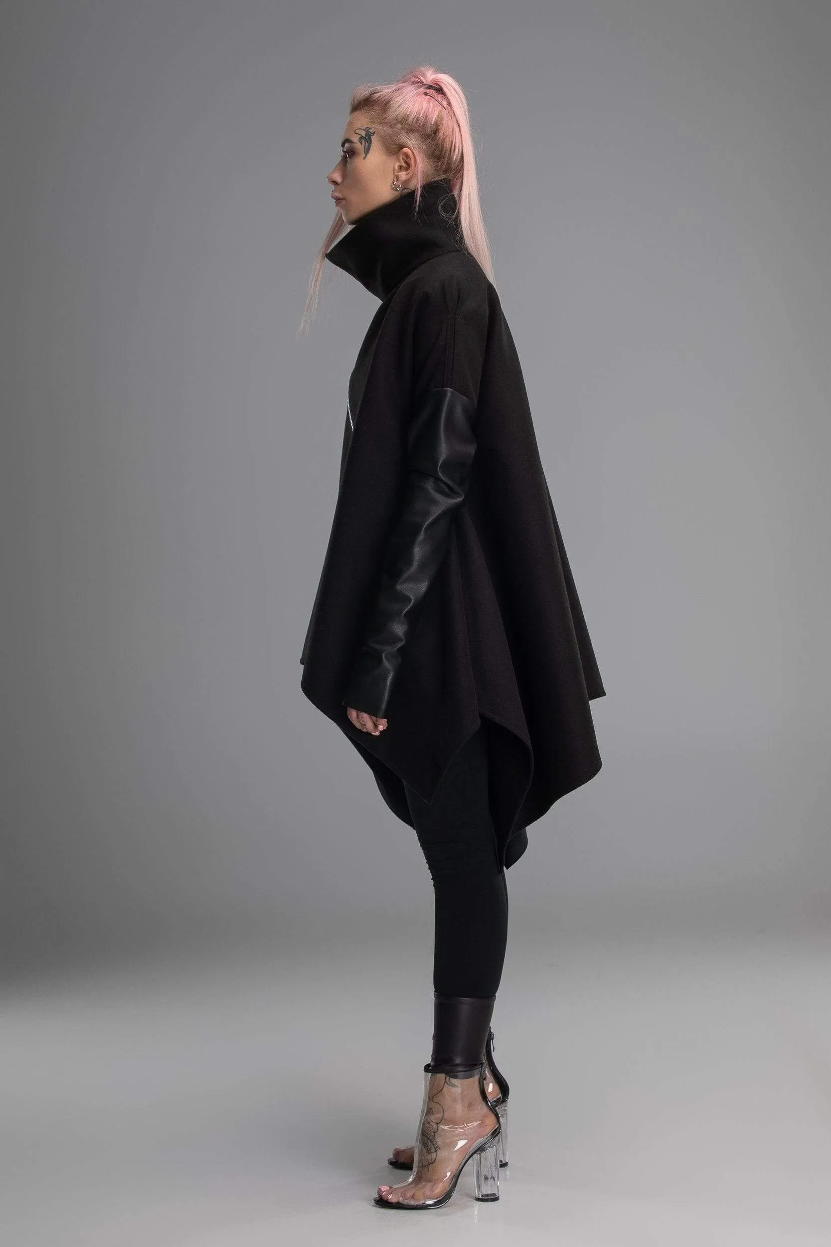 Asymmetric zipped poncho